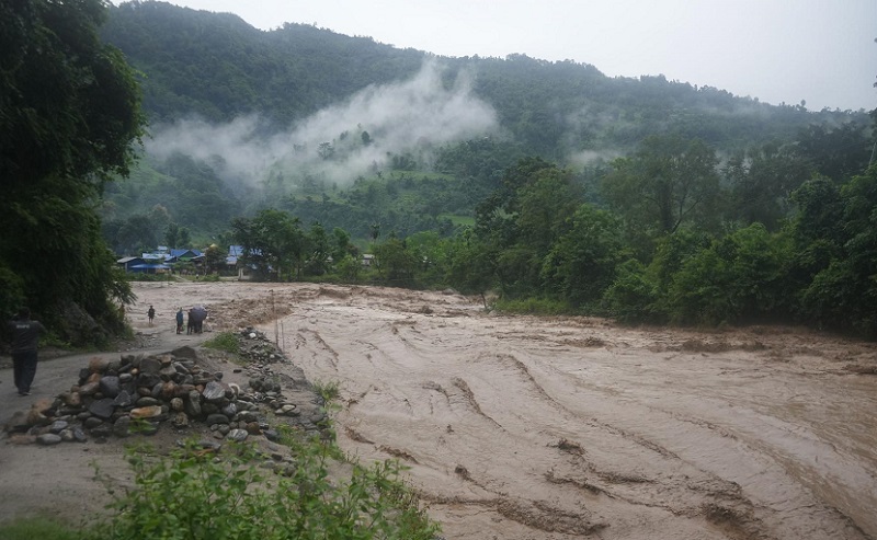 बाढी पहिरोबाट ज्यान गुमाउनेको सङ्ख्या एक सय पुग्यो, ६७ जना बेपत्ता